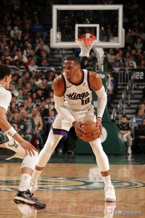 战胜大哥!威少今日15分10助攻,本赛季第12次砍下两双 战胜大哥!威少今日15分10助攻,本赛季第12次砍下两双